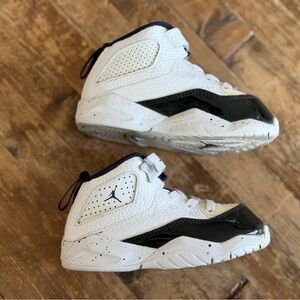 Boys' Little Kids' Jordan B'Loyal Basketball Shoes White/Black Size 7c